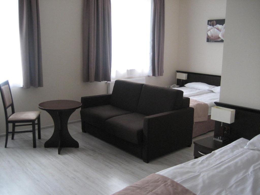 Hotel Feniks 그니에즈노 객실 사진