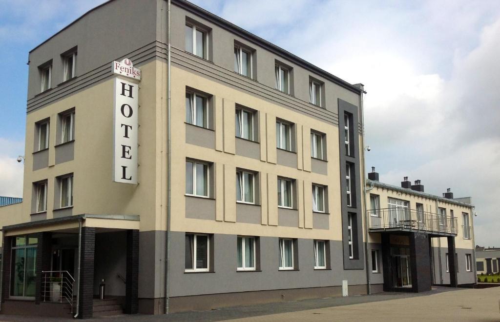 Hotel Feniks 그니에즈노 외부 사진